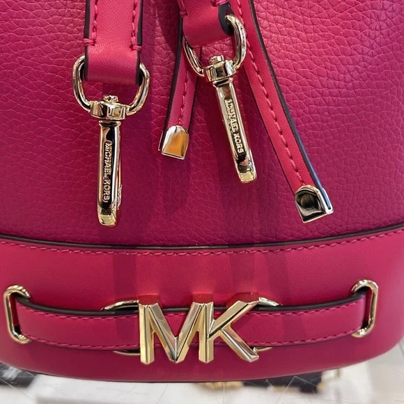 MICHAEL KORS 
Reed Md Pebbled Leather Bucket Bag Satchel Crossbody
Electric Pink - Picture 13 of 16